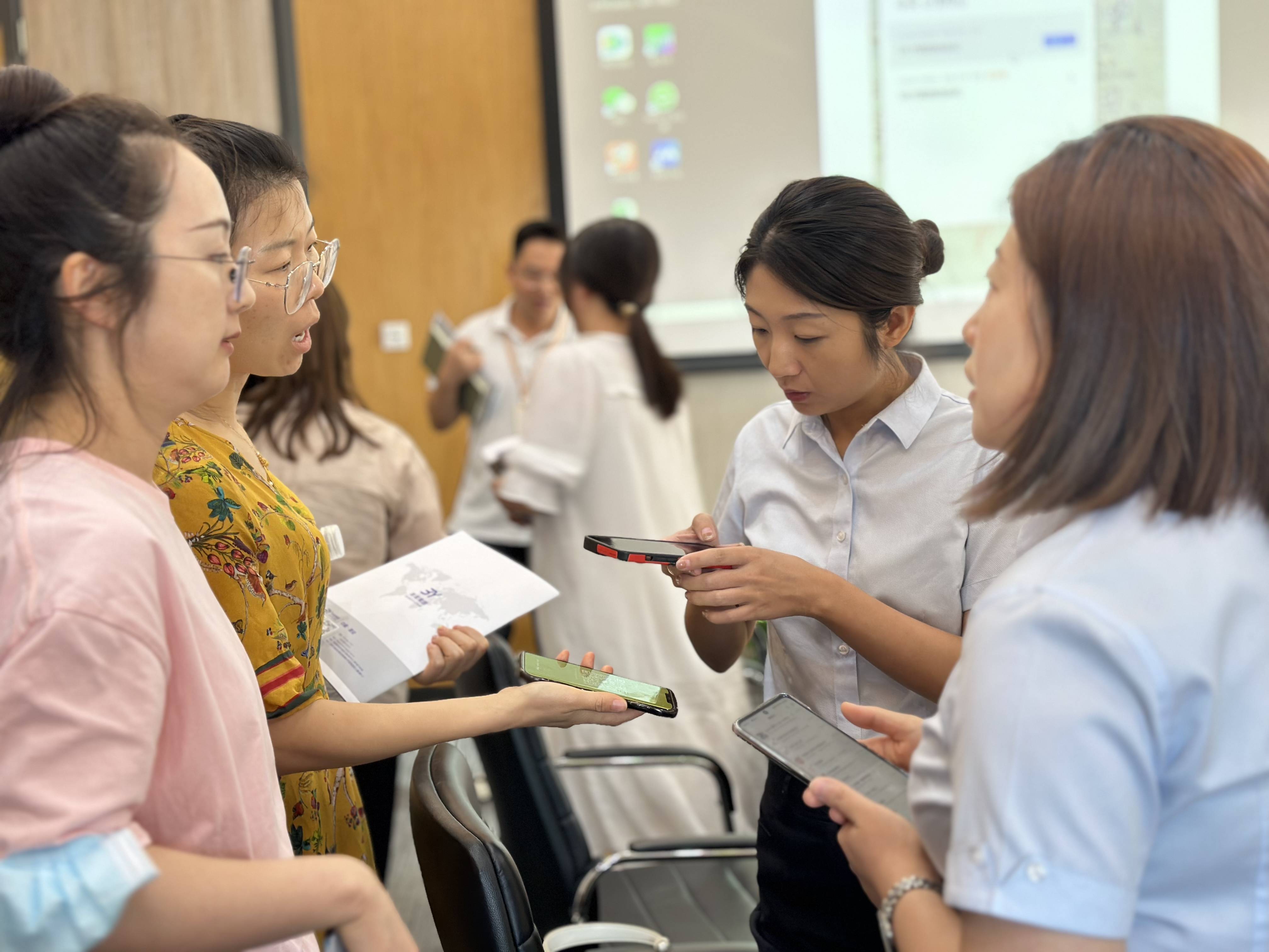 “秦信融”走進雲谷園區 助力企業成長